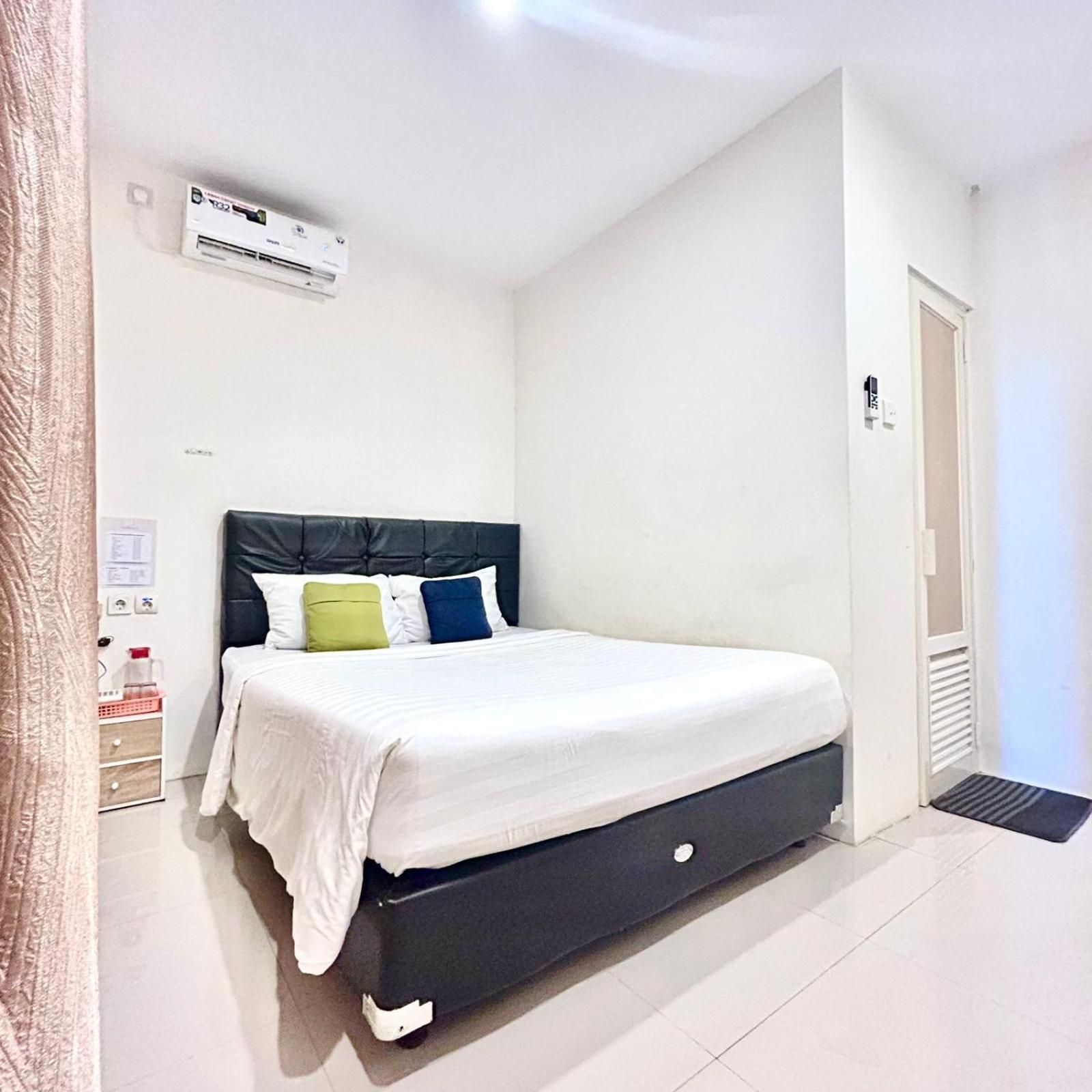 Priority Guest House Samarinda Exterior foto