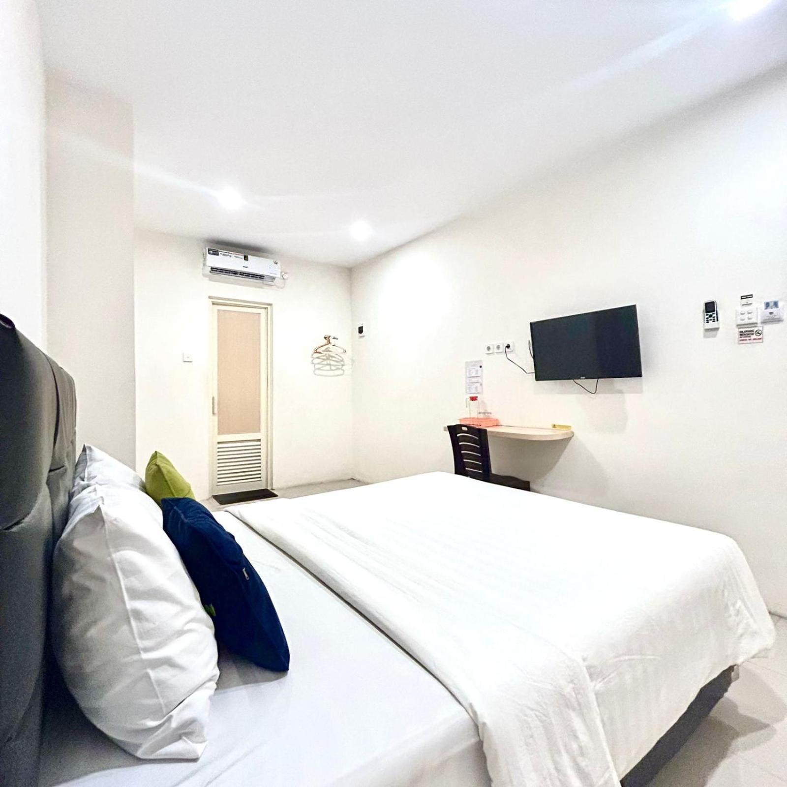 Priority Guest House Samarinda Exterior foto