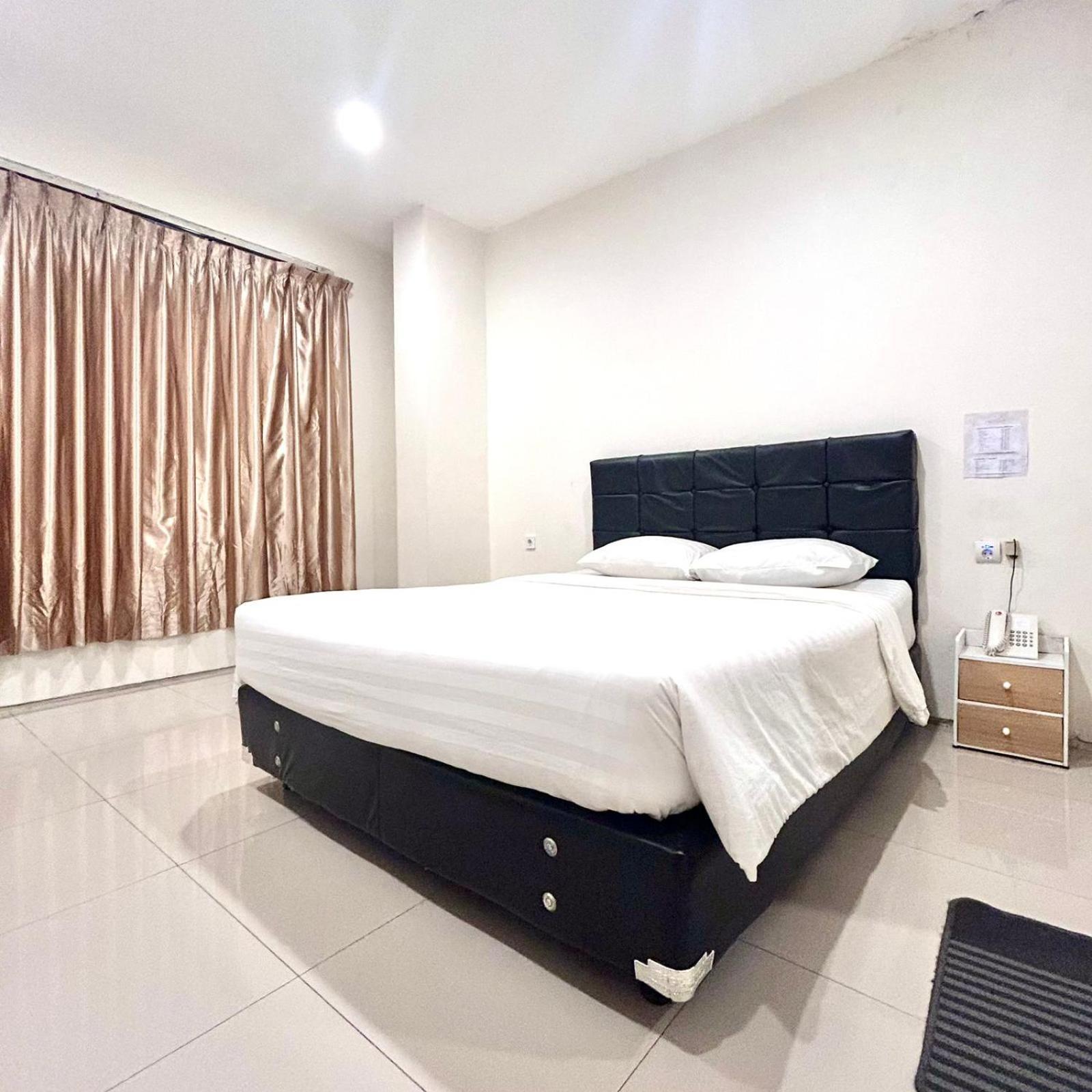 Priority Guest House Samarinda Exterior foto